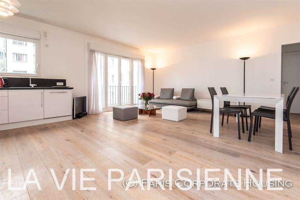 Appartement à PARIS-15E