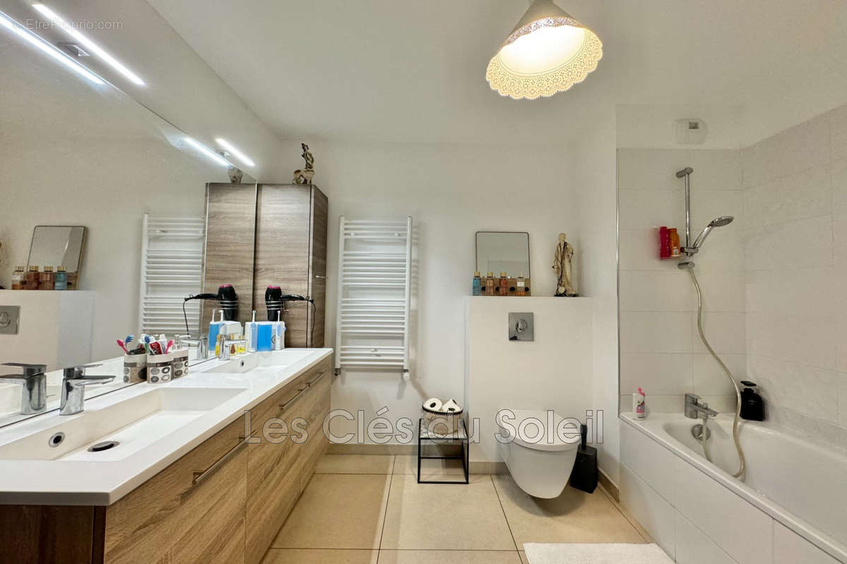 Appartement à HYERES