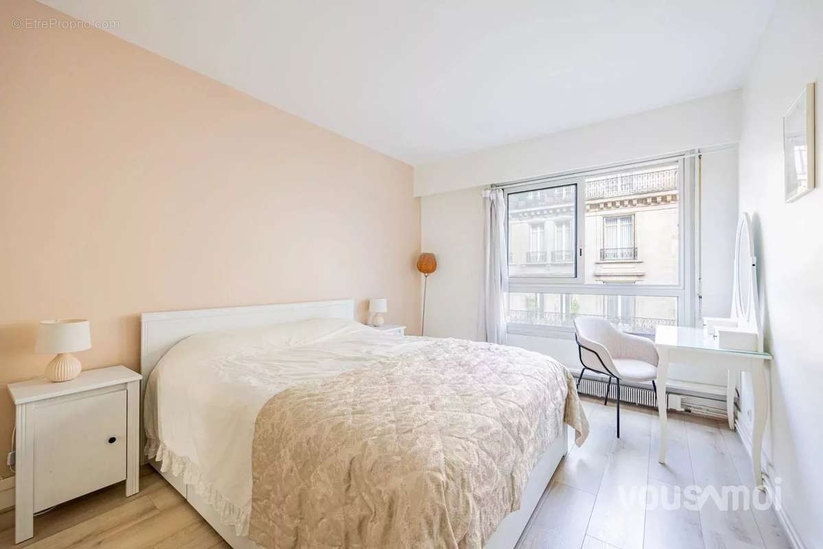 Appartement à PARIS-8E