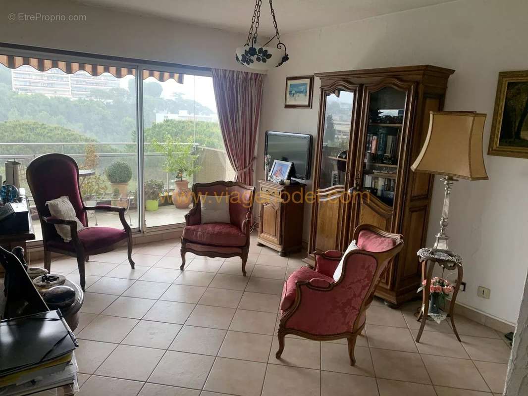 Appartement à VILLENEUVE-LOUBET