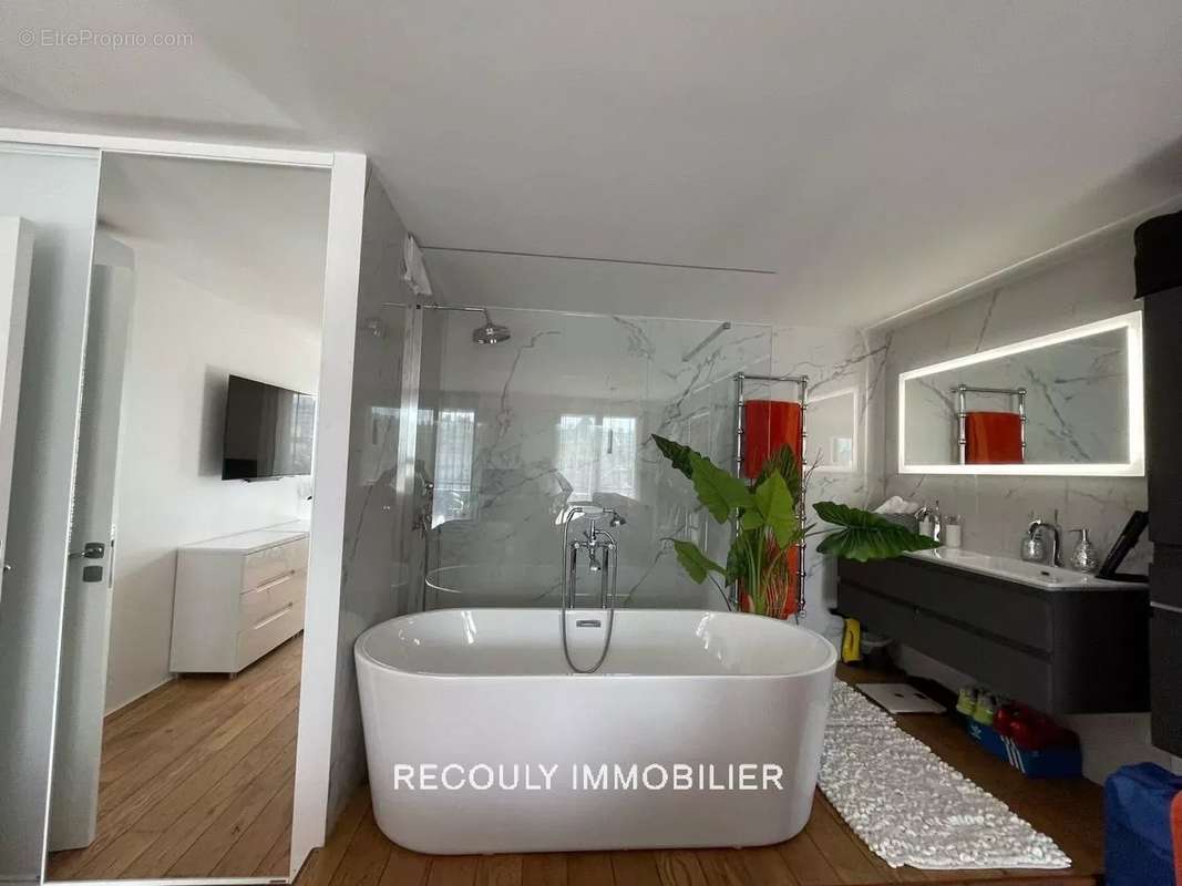 Appartement à MARSEILLE-8E