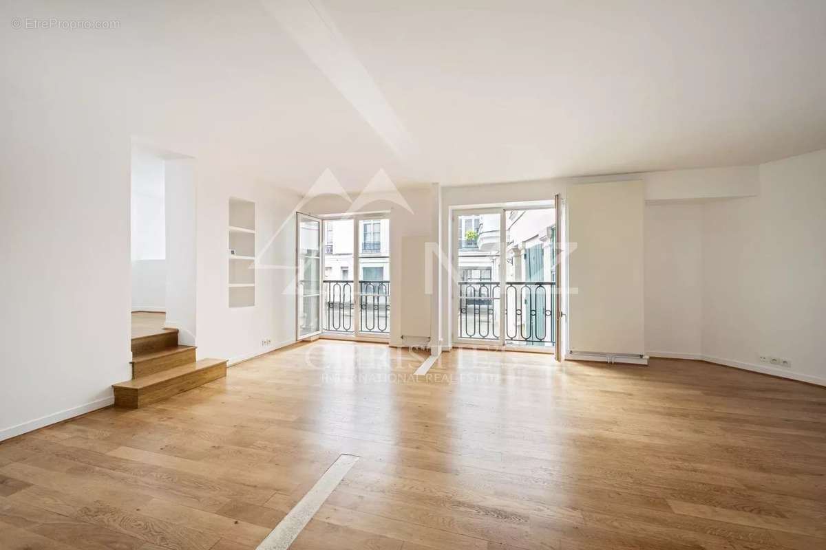 Appartement à PARIS-7E