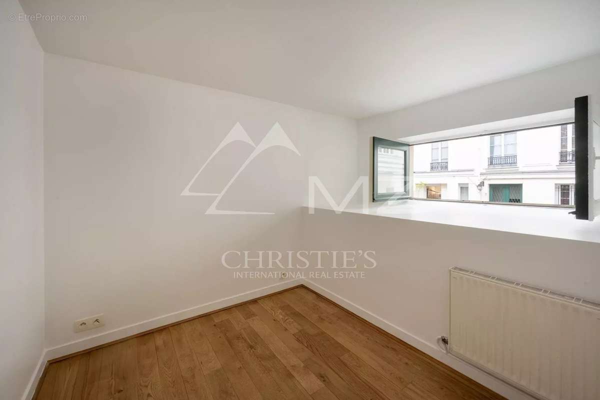 Appartement à PARIS-7E