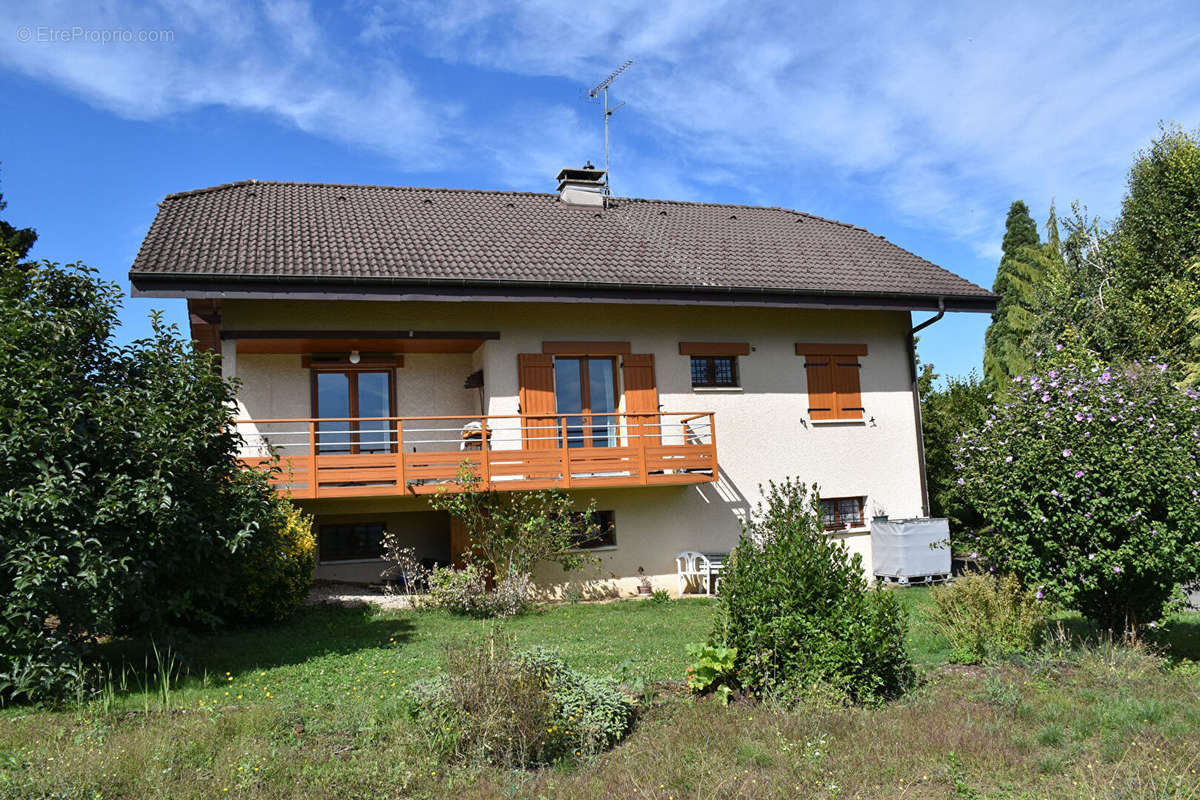 Maison à SAINT-PIERRE-EN-FAUCIGNY