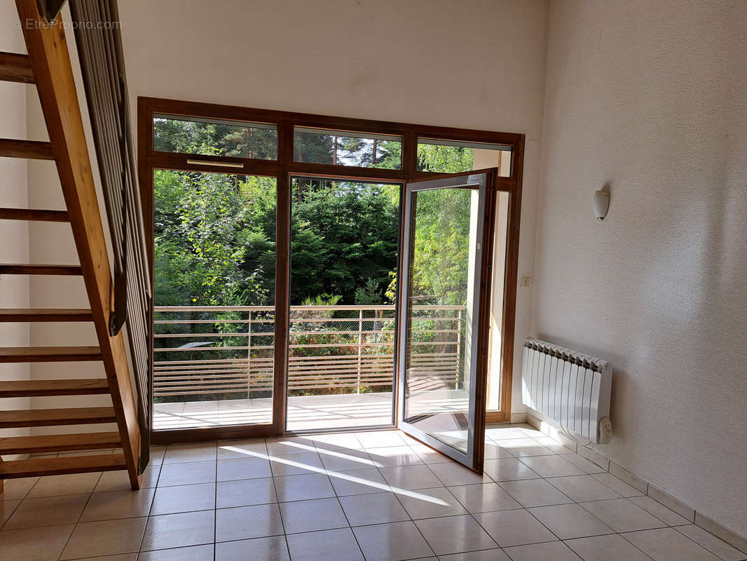 Appartement à LE CHAMBON-SUR-LIGNON