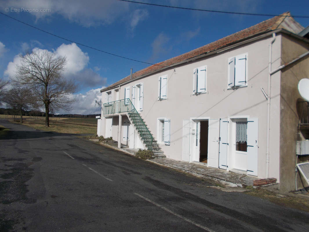 Maison à SAINT-AGREVE