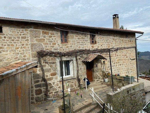 Maison à NOZIERES