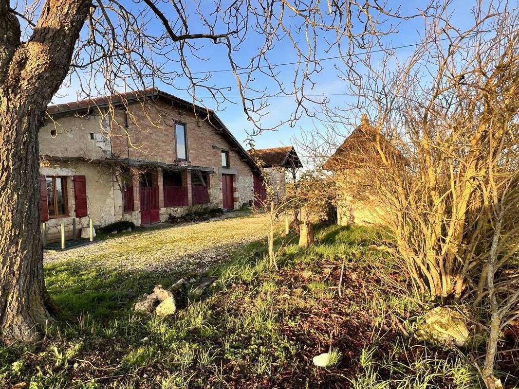 Maison à SAINT-CLAR