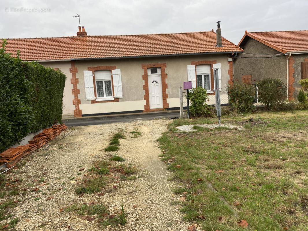 Maison à ROUMAZIERES-LOUBERT