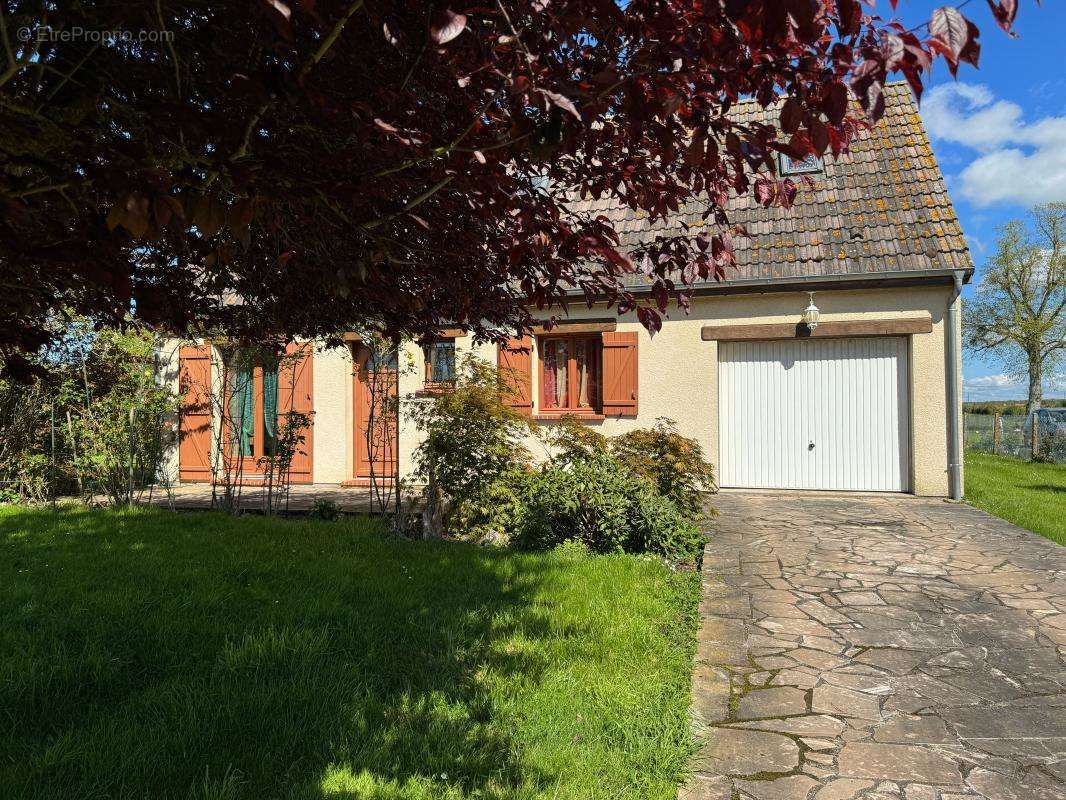 Maison à LE CHESNE