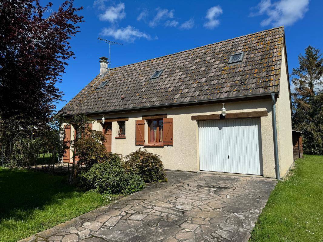 Maison à LE CHESNE