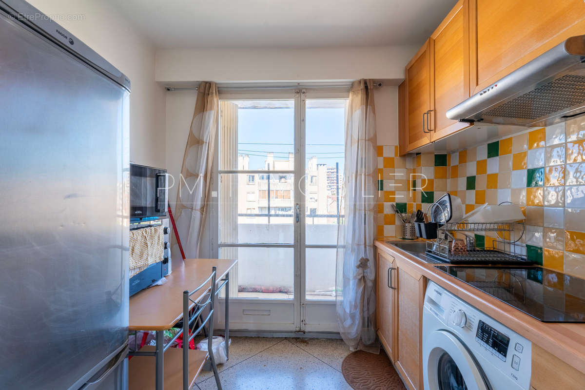 Appartement à MARSEILLE-4E