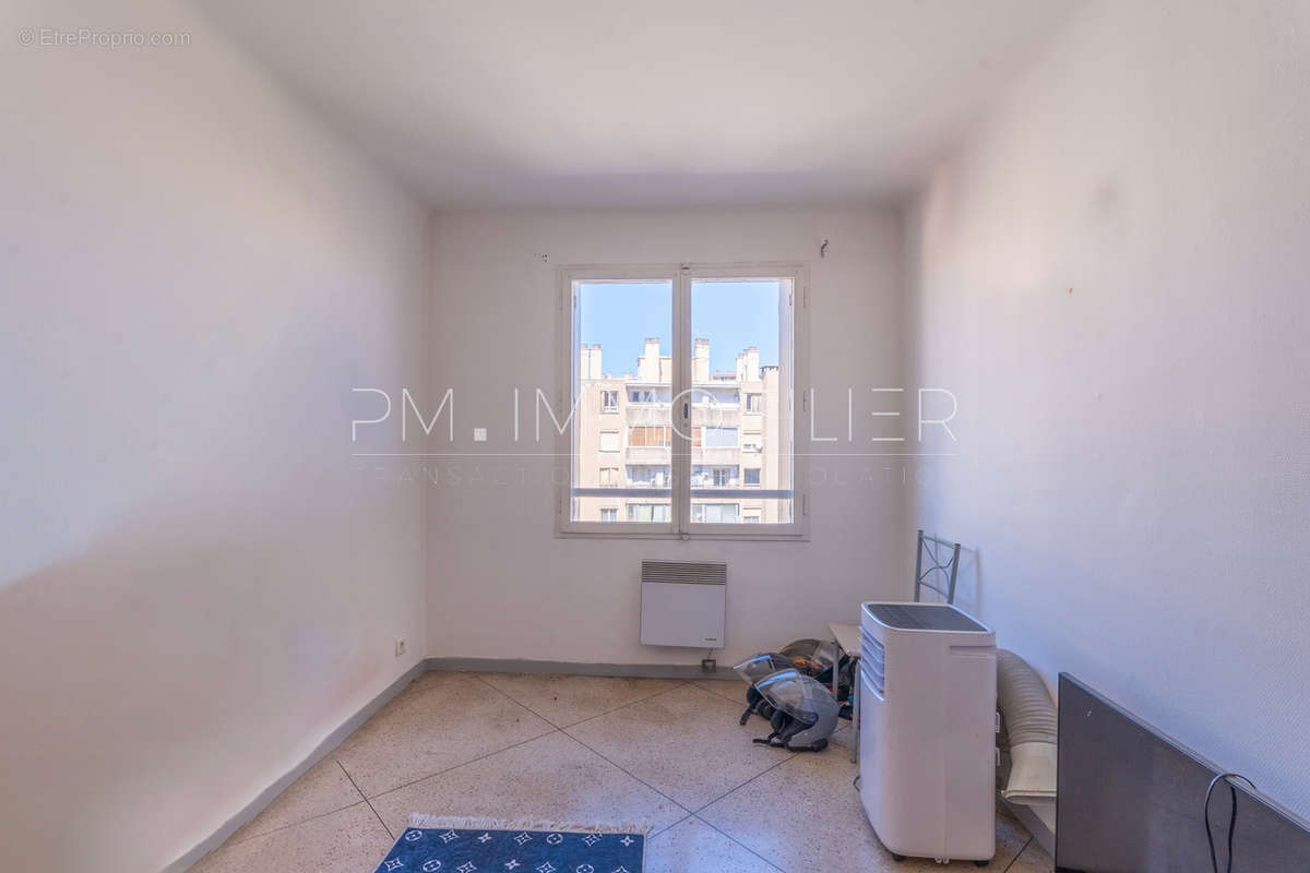 Appartement à MARSEILLE-4E