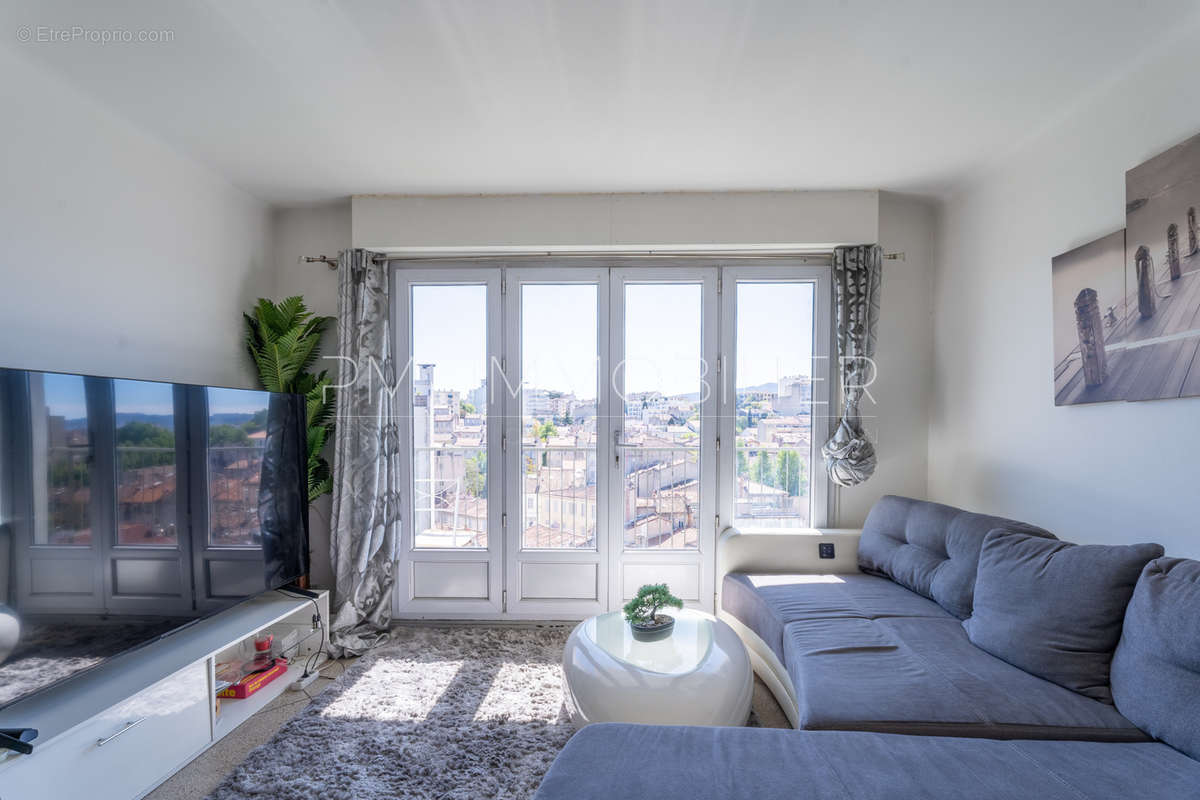 Appartement à MARSEILLE-4E