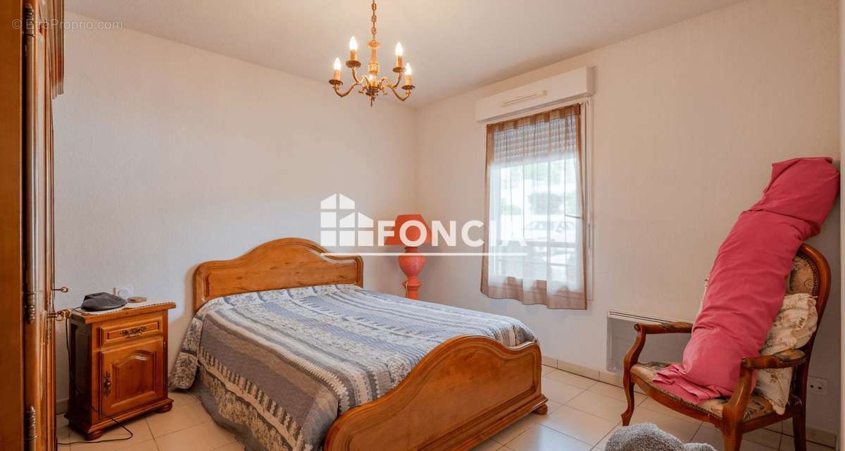 Appartement à ROQUEBRUNE-SUR-ARGENS