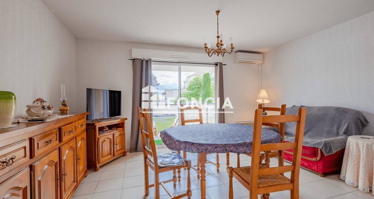 Appartement à ROQUEBRUNE-SUR-ARGENS