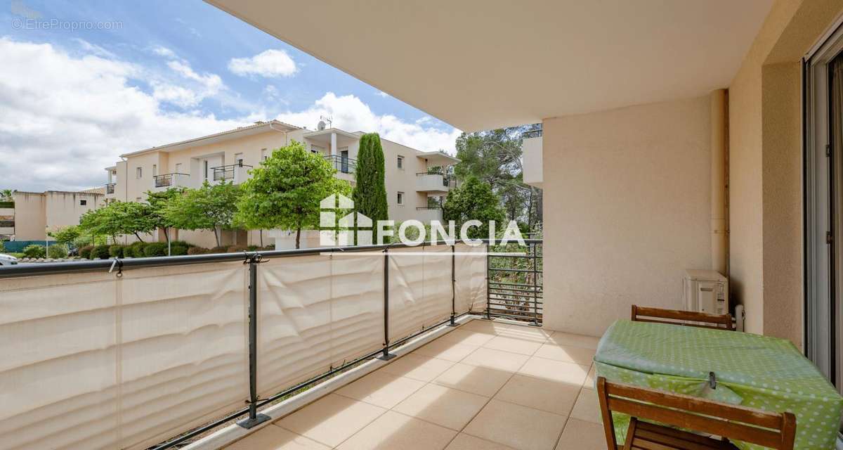 Appartement à ROQUEBRUNE-SUR-ARGENS