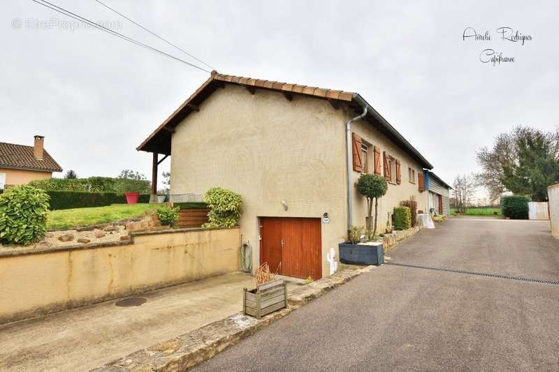 Maison à CRECHES-SUR-SAONE