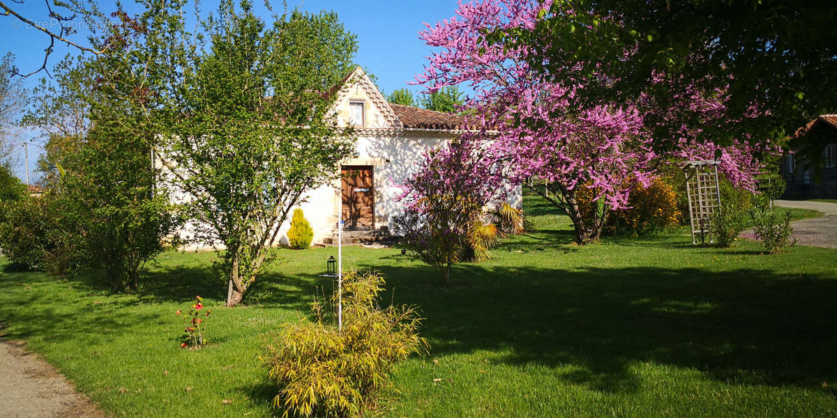 Maison à MAUVEZIN