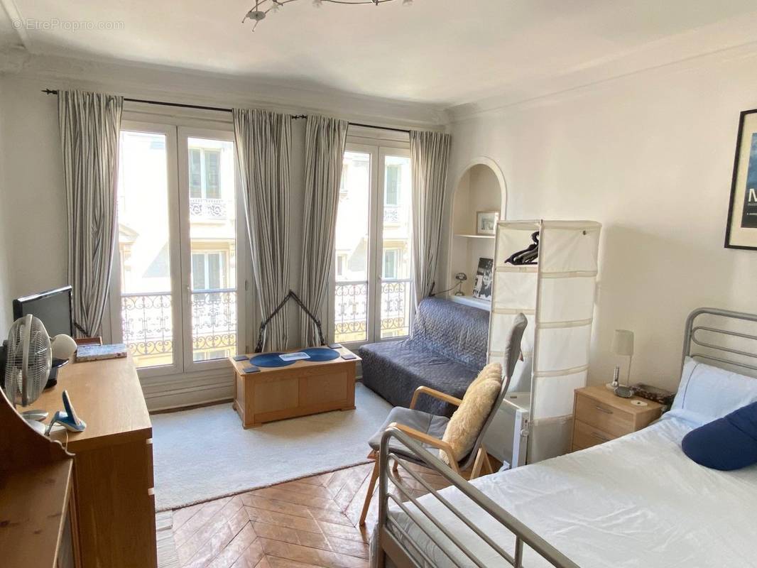 Appartement à PARIS-10E