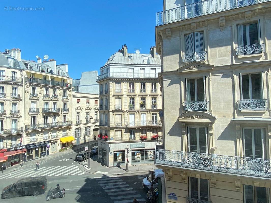 Appartement à PARIS-10E