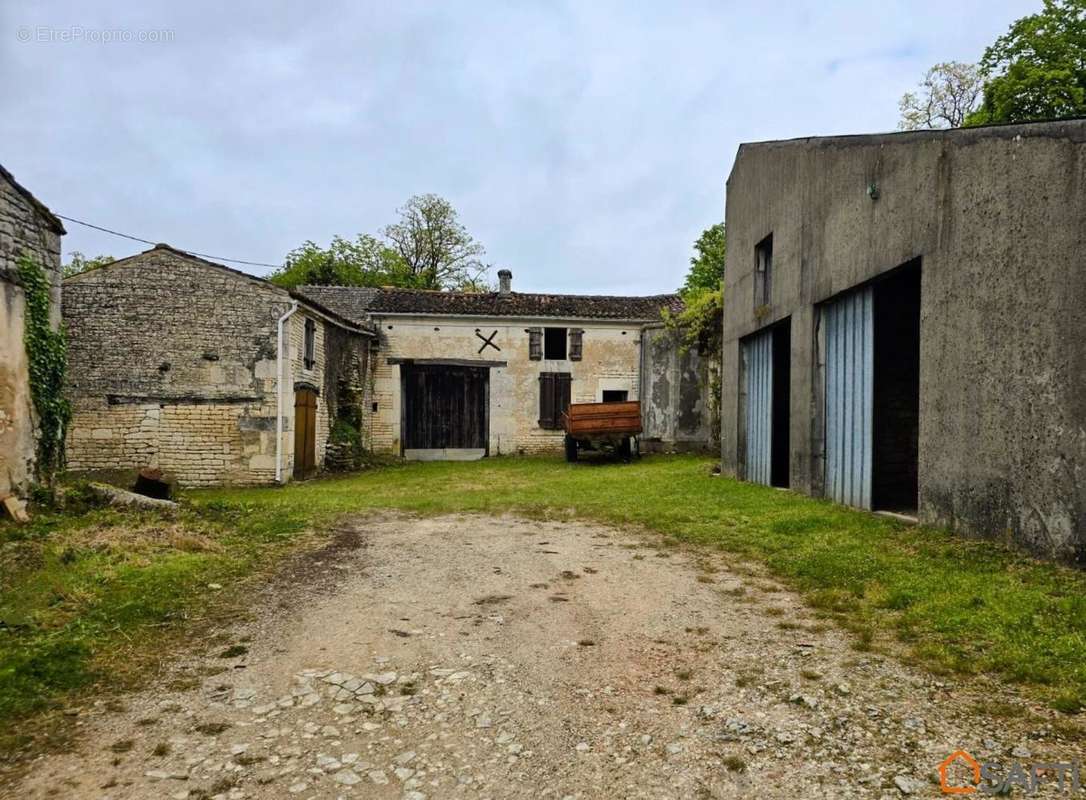 Photo 3 - Appartement à VAUX-ROUILLAC