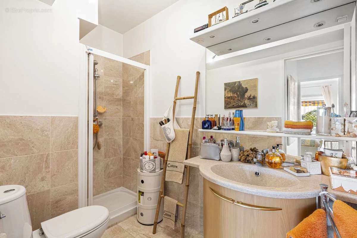 Appartement à VILLENEUVE-LOUBET