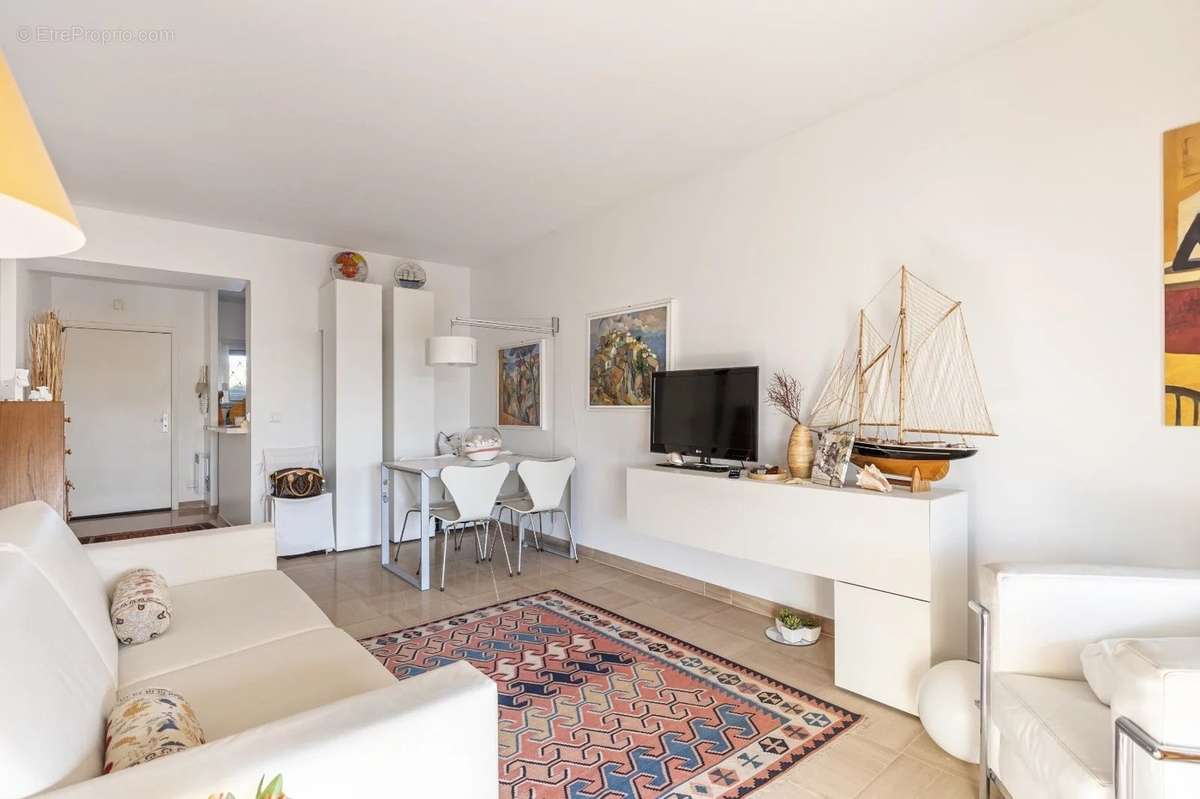 Appartement à VILLENEUVE-LOUBET