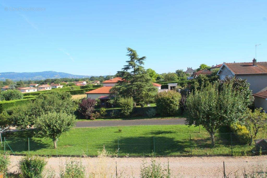 Maison à LUCENAY