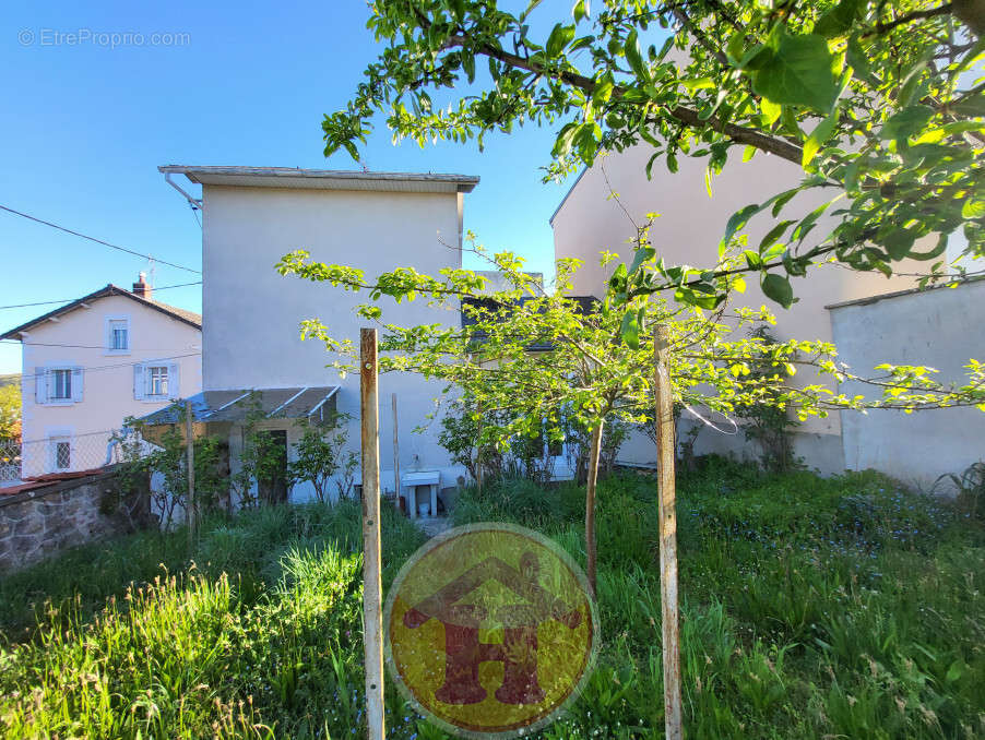 Maison à SAINT-JUNIEN