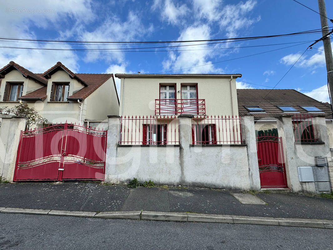 Maison à GOUSSAINVILLE