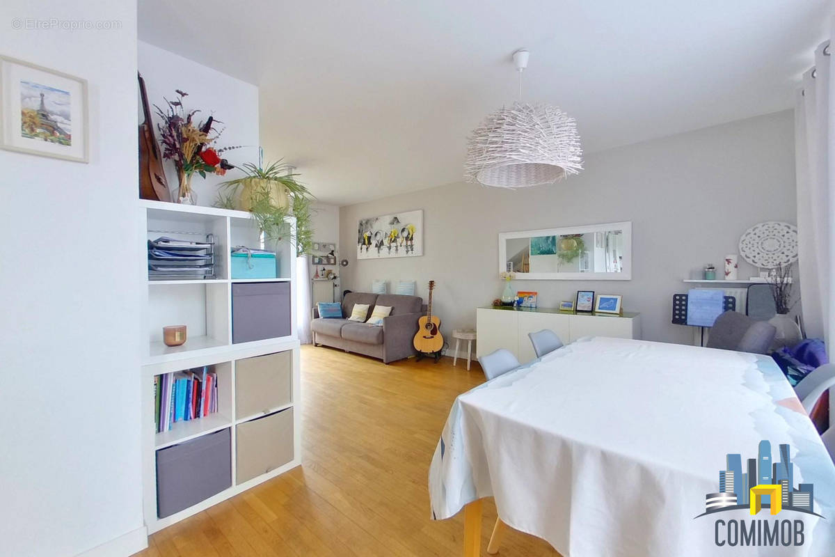 Appartement à COURBEVOIE