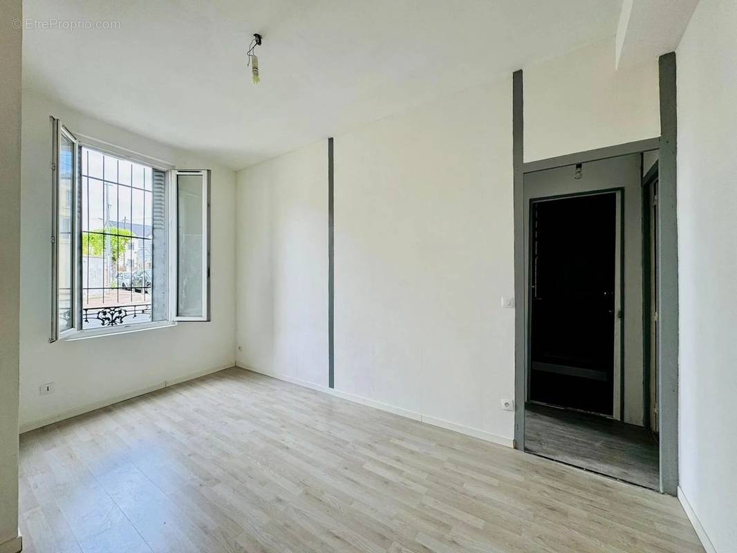 Appartement à AUBERVILLIERS