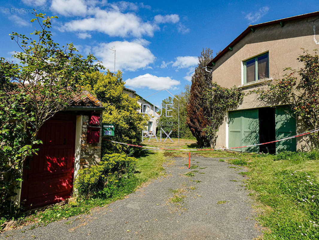 Maison à LOUIN