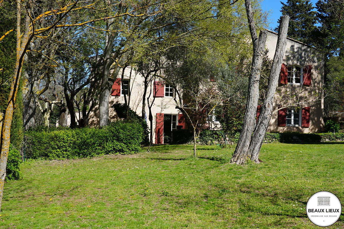 Maison à MEYREUIL