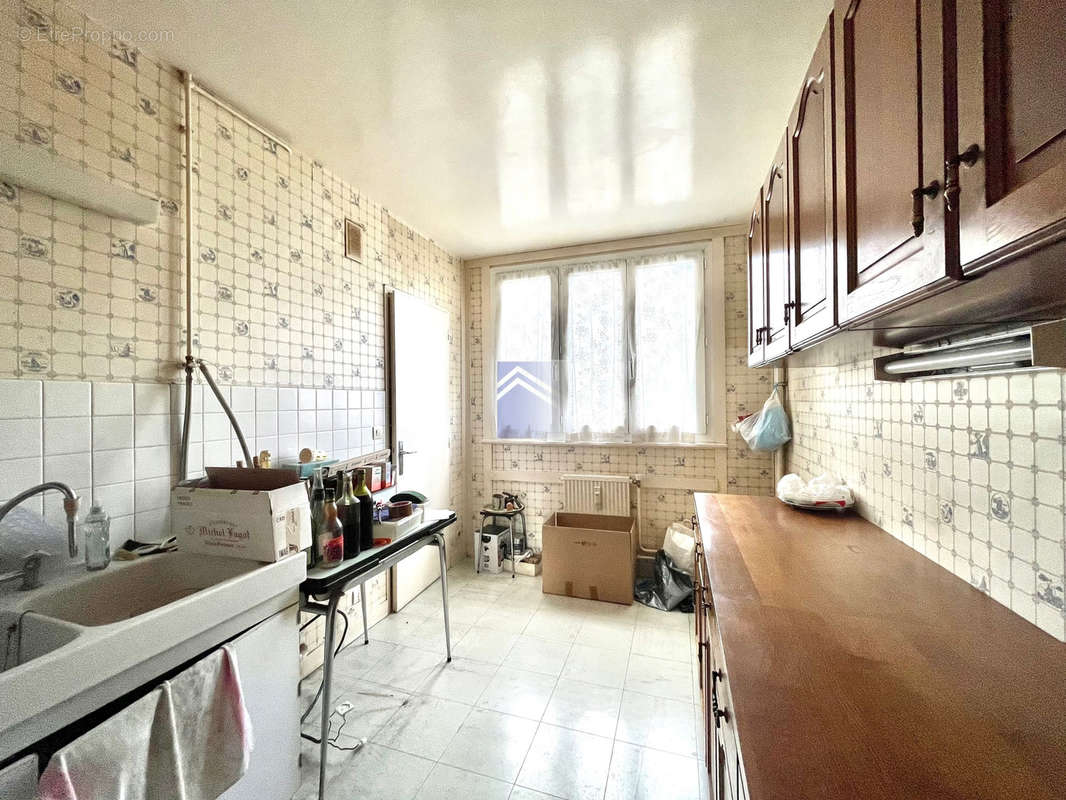 Appartement à COURBEVOIE