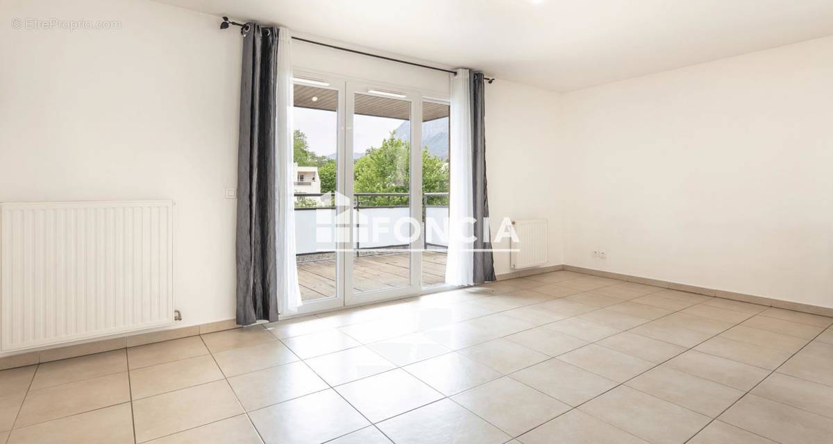 Appartement à SAINT-ISMIER