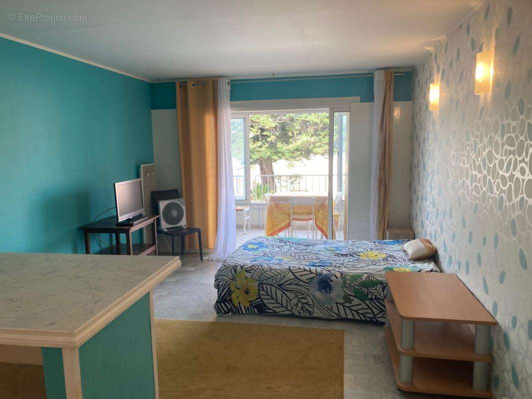 Appartement à SIX-FOURS-LES-PLAGES