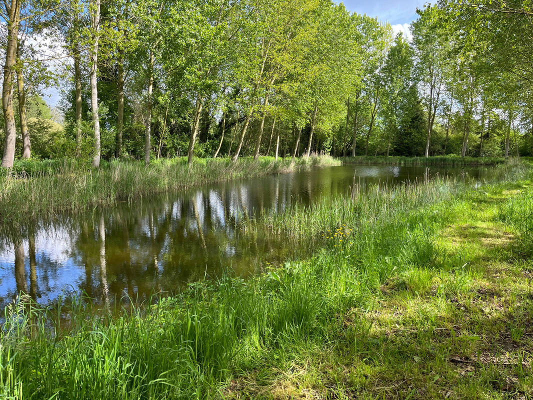 Terrain à LE BREIL-SUR-MERIZE