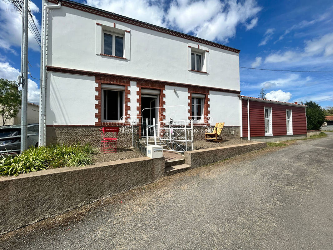 Maison à SAINT-JULIEN-DE-CONCELLES