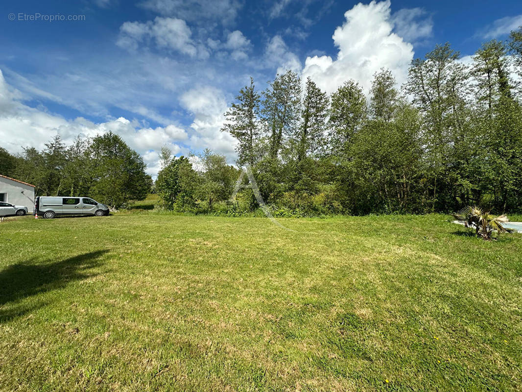 Terrain à AIZENAY