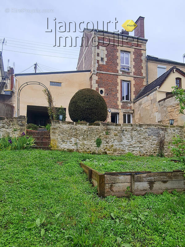 Maison à LIANCOURT