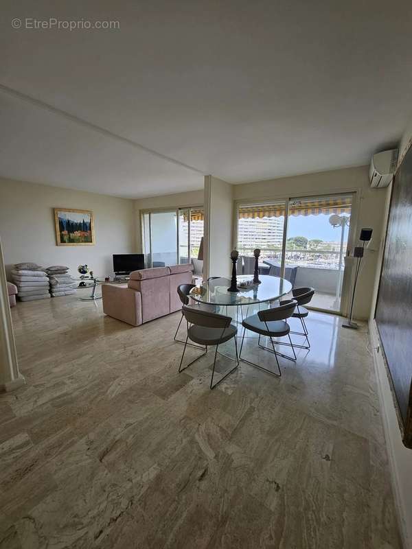 Appartement à VILLENEUVE-LOUBET