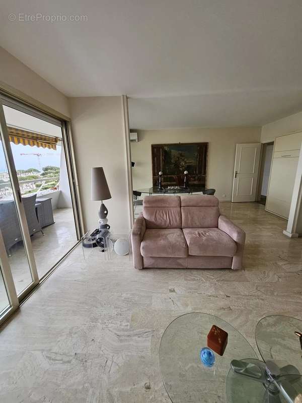 Appartement à VILLENEUVE-LOUBET