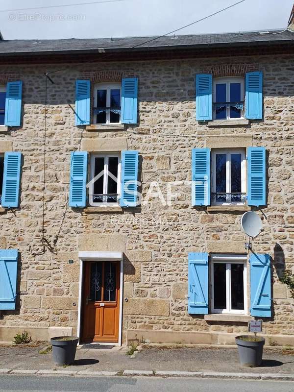 Photo 2 - Maison à SAINT-HILAIRE-LE-CHATEAU