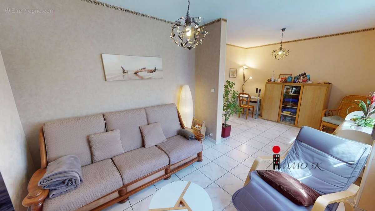 Appartement à RILLIEUX-LA-PAPE