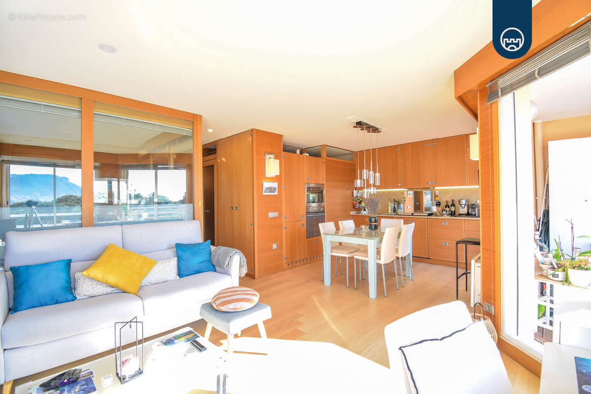 Appartement à ROQUEBRUNE-CAP-MARTIN