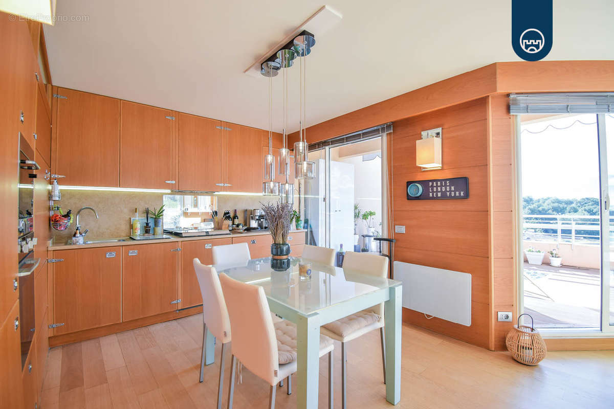 Appartement à ROQUEBRUNE-CAP-MARTIN