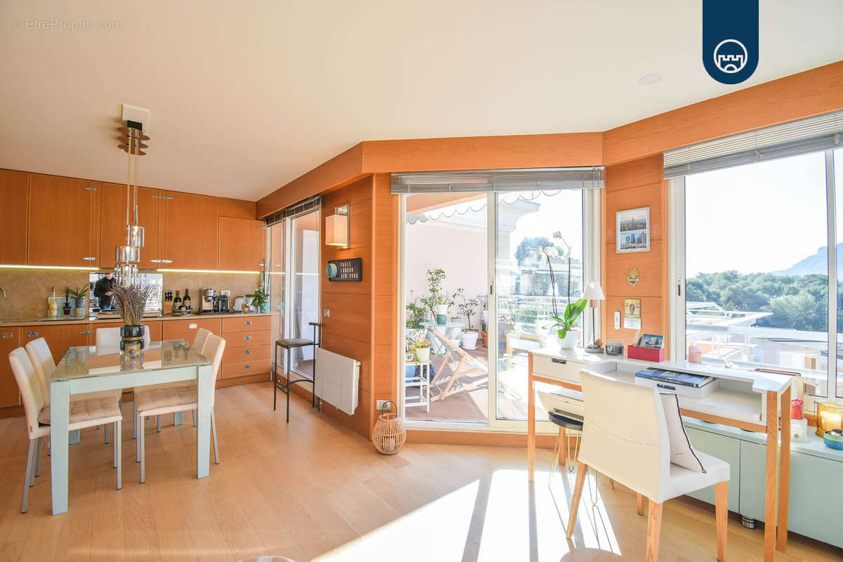 Appartement à ROQUEBRUNE-CAP-MARTIN