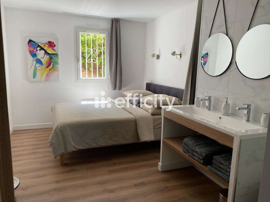 Appartement à GRIMAUD